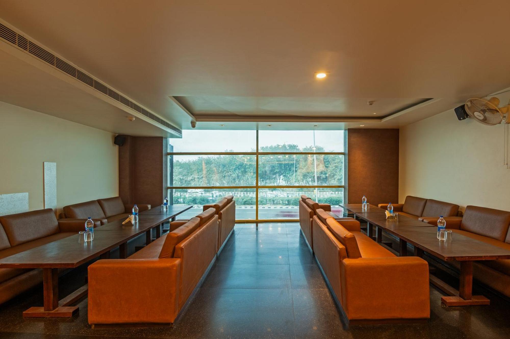 Hotel Delhi 37 By Star Group Near Delhi Airport Nova Deli Exterior foto